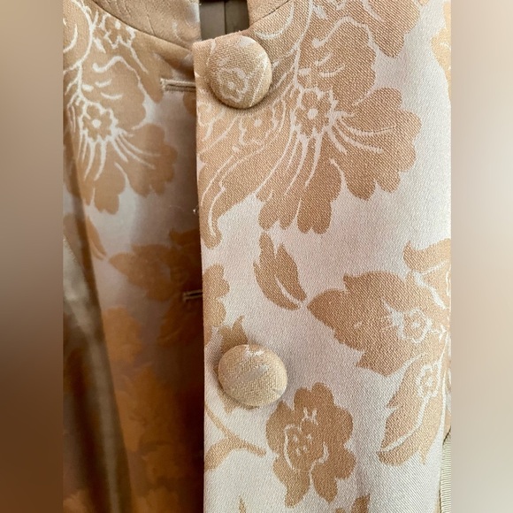 Sigrid Olsen Elegant Embroidered Cream and Gold Brocade Jacket Size 10 Buttons - Picture 8 of 17